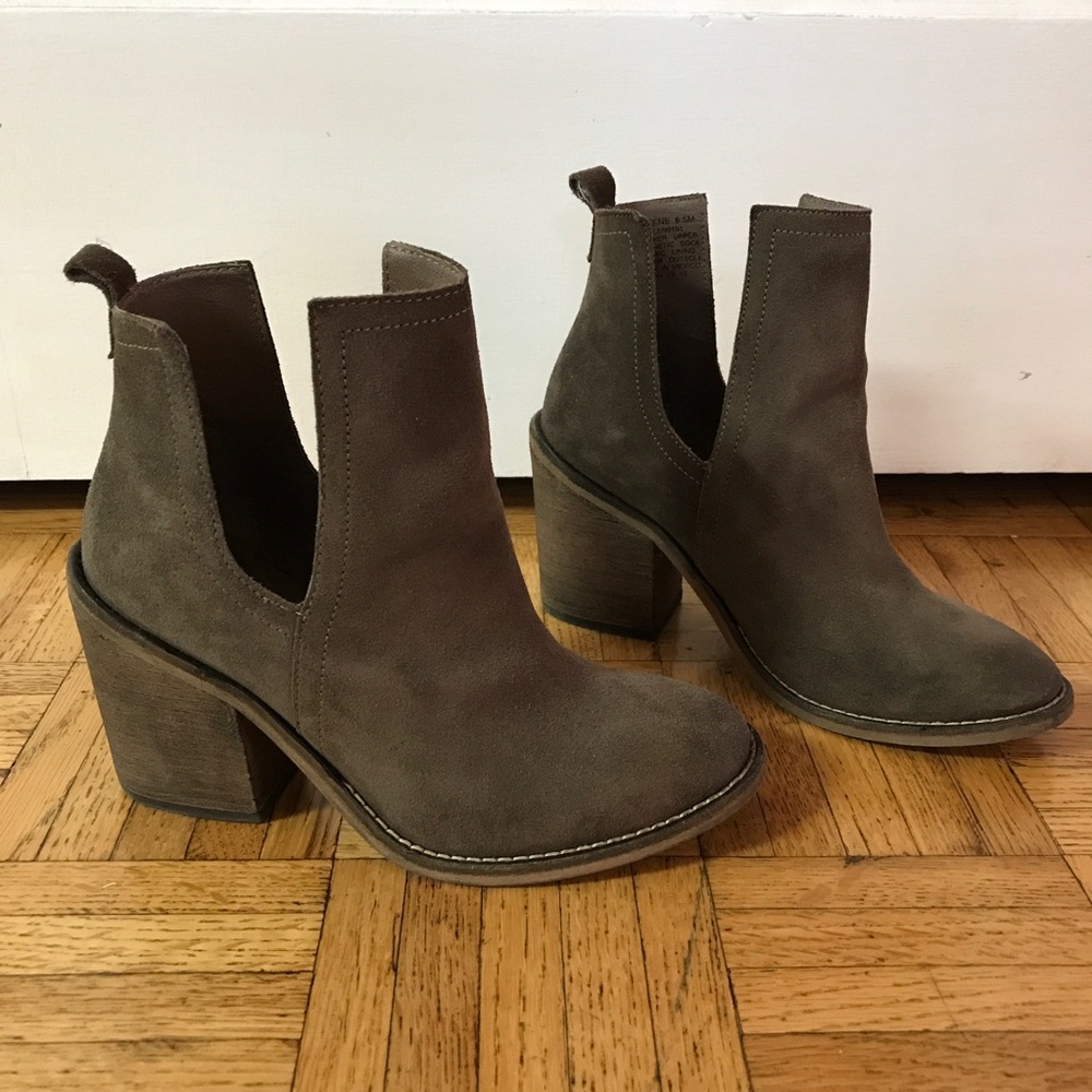 Steve Madden Salene Block Heel Bootie - Size 6.5M